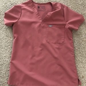 Figs brand mauve scrub top